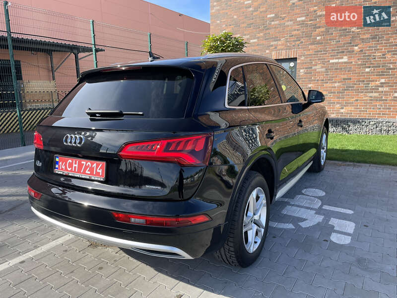 Внедорожник / Кроссовер Audi Q5 2019 в Киеве