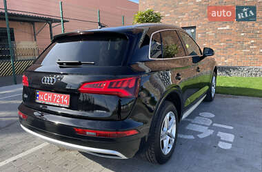 Позашляховик / Кросовер Audi Q5 2019 в 
