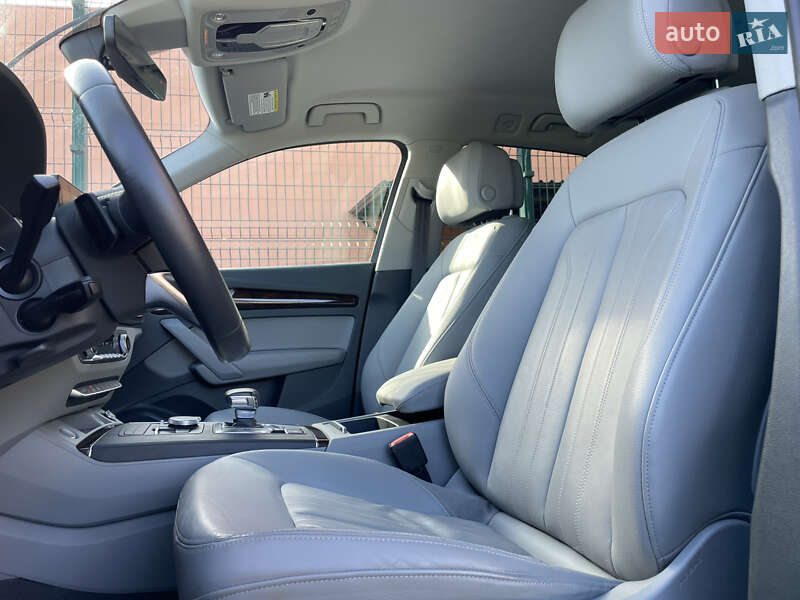 Внедорожник / Кроссовер Audi Q5 2019 в Киеве