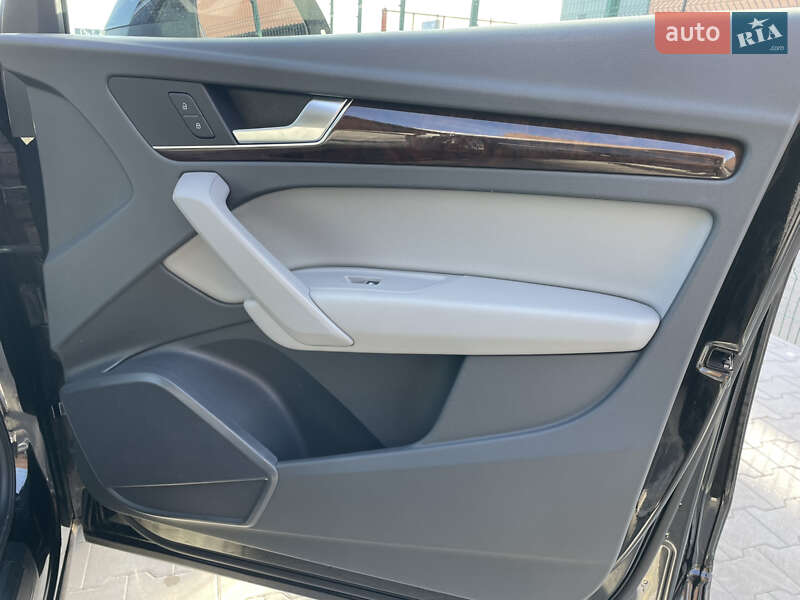 Внедорожник / Кроссовер Audi Q5 2019 в Киеве