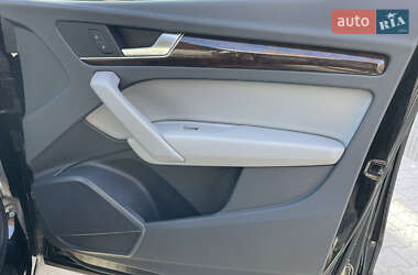 Позашляховик / Кросовер Audi Q5 2019 в 
