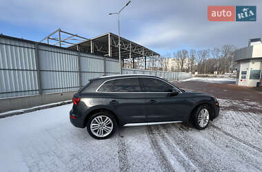 Внедорожник / Кроссовер Audi Q5 2018 в 