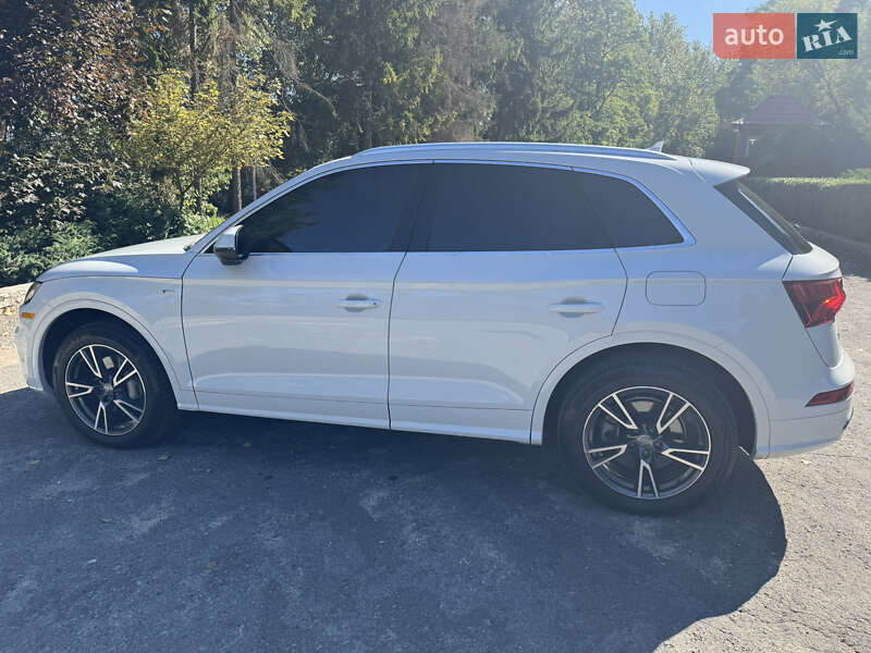 Внедорожник / Кроссовер Audi Q5 2019 в Тернополе