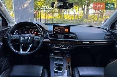 Внедорожник / Кроссовер Audi Q5 2017 в 