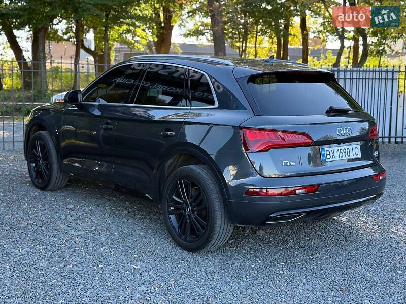 Внедорожник / Кроссовер Audi Q5 2017 в Хмельницком