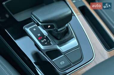 Внедорожник / Кроссовер Audi Q5 2021 в 