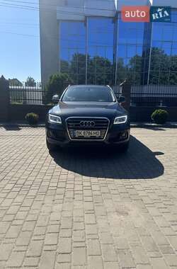 Внедорожник / Кроссовер Audi Q5 2016 в 