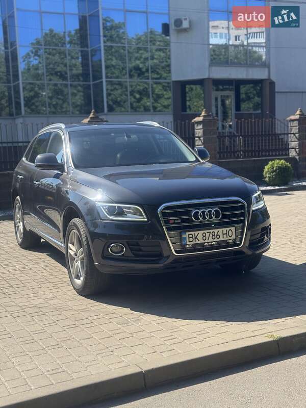 Внедорожник / Кроссовер Audi Q5 2016 в 
