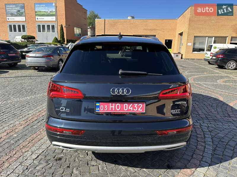 Позашляховик / Кросовер Audi Q5 2018 в Луцьку
