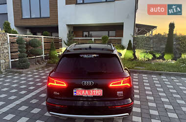 Внедорожник / Кроссовер Audi Q5 2018 в 