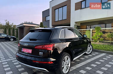 Внедорожник / Кроссовер Audi Q5 2018 в 