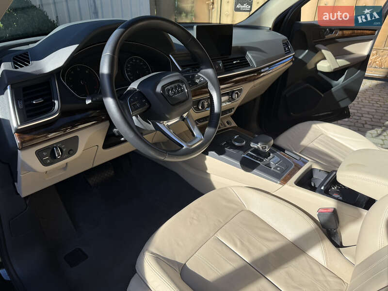 Позашляховик / Кросовер Audi Q5 2018 в Львові