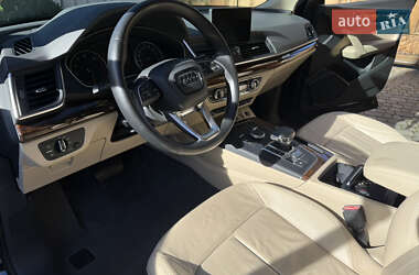 Внедорожник / Кроссовер Audi Q5 2018 в 