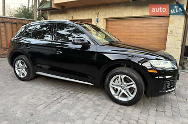 Внедорожник / Кроссовер Audi Q5 2018 в 