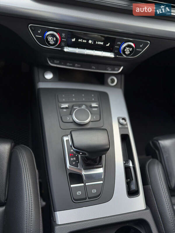 Внедорожник / Кроссовер Audi Q5 2017 в Львове