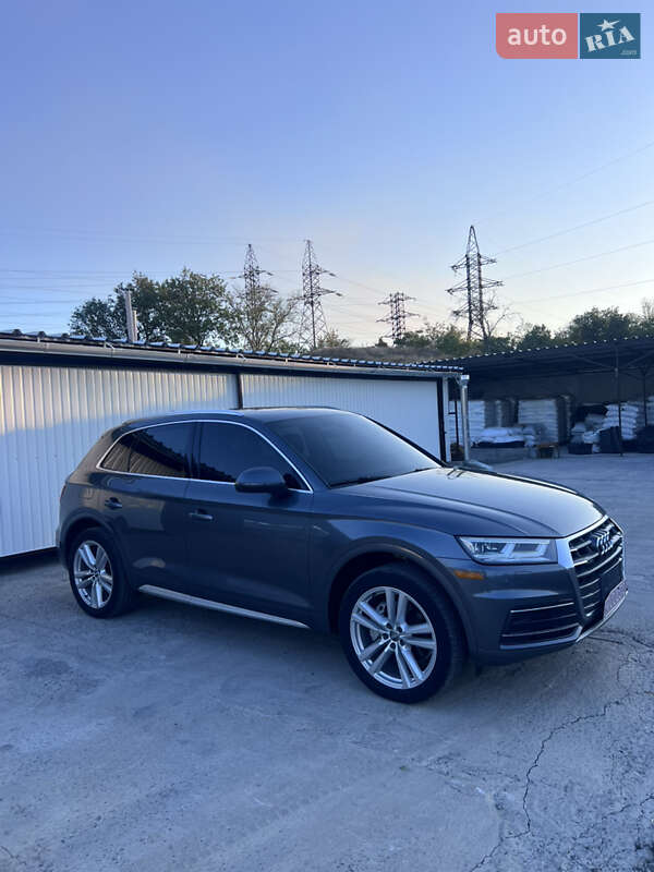 Внедорожник / Кроссовер Audi Q5 2018 в Запорожье