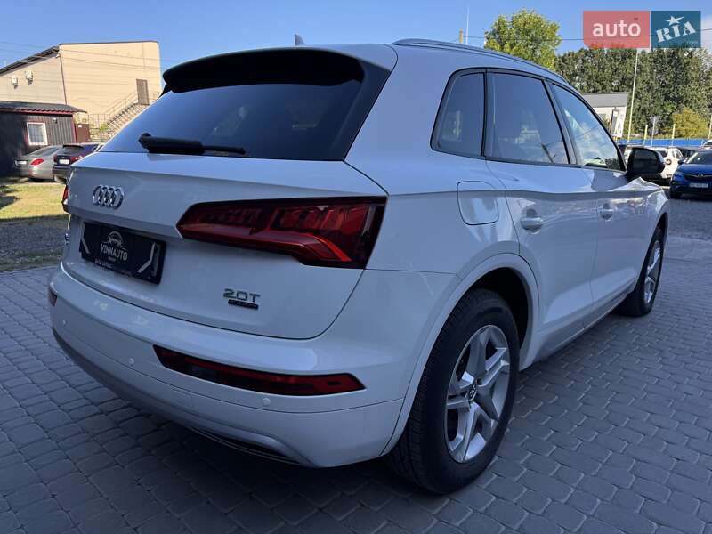 Позашляховик / Кросовер Audi Q5 2018 в Вінниці