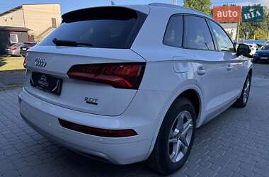 Внедорожник / Кроссовер Audi Q5 2018 в 