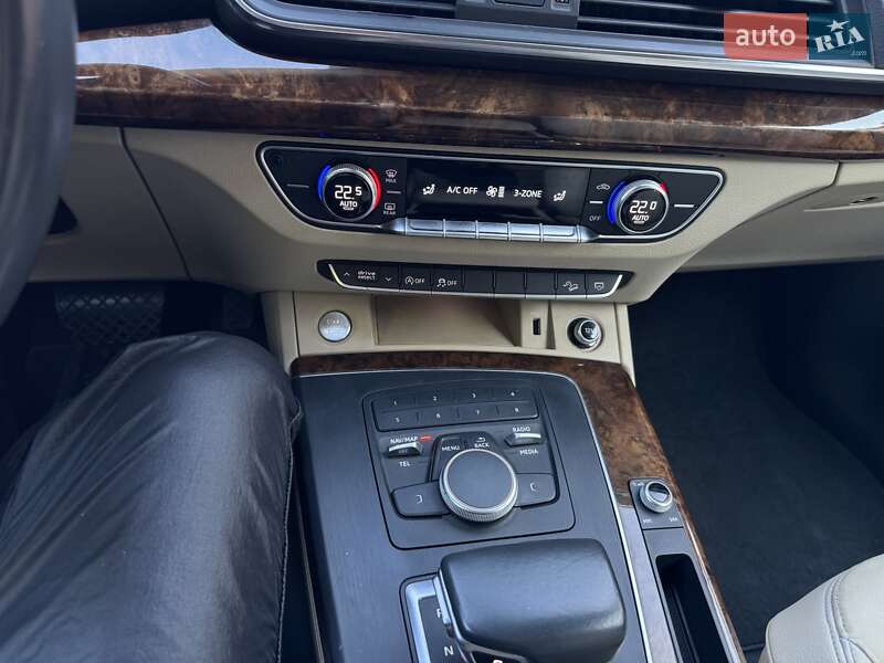 Позашляховик / Кросовер Audi Q5 2018 в Вінниці