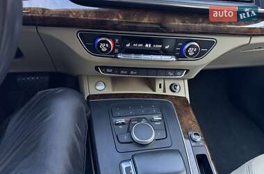Внедорожник / Кроссовер Audi Q5 2018 в 