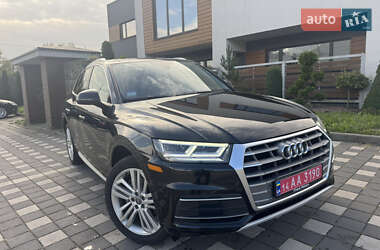 Внедорожник / Кроссовер Audi Q5 2018 в 