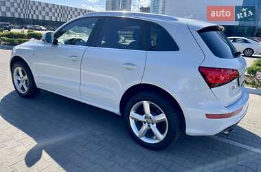 Позашляховик / Кросовер Audi Q5 2016 в 
