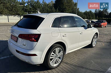 Внедорожник / Кроссовер Audi Q5 2018 в 