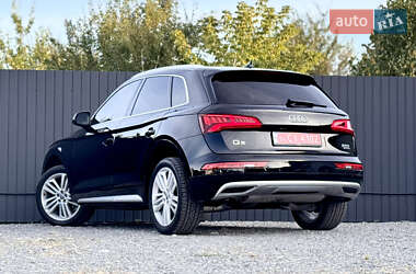 Внедорожник / Кроссовер Audi Q5 2017 в 