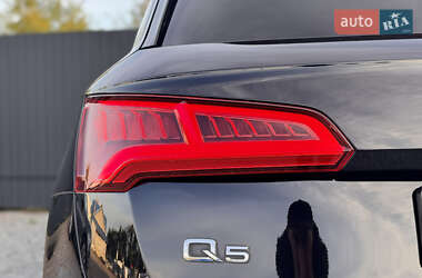 Внедорожник / Кроссовер Audi Q5 2017 в 
