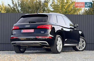 Внедорожник / Кроссовер Audi Q5 2017 в 