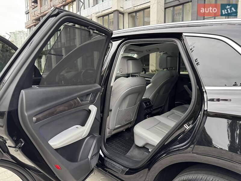 Внедорожник / Кроссовер Audi Q5 2018 в Киеве