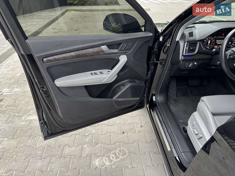 Внедорожник / Кроссовер Audi Q5 2018 в Киеве