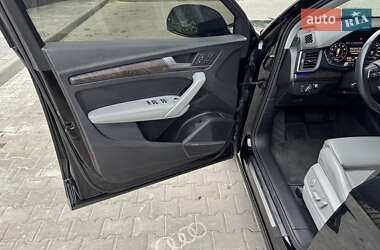 Внедорожник / Кроссовер Audi Q5 2018 в 