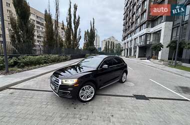 Внедорожник / Кроссовер Audi Q5 2018 в 