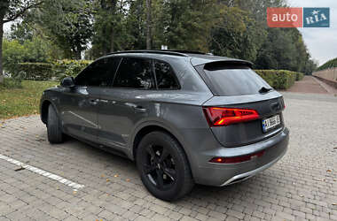Внедорожник / Кроссовер Audi Q5 2018 в 
