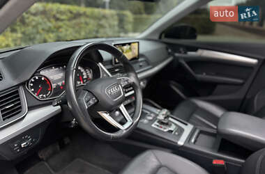Внедорожник / Кроссовер Audi Q5 2018 в 