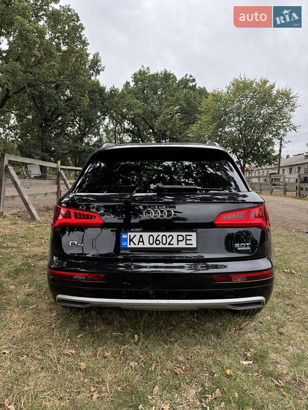 Позашляховик / Кросовер Audi Q5 2017 в Києві