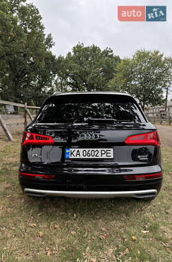 Внедорожник / Кроссовер Audi Q5 2017 в 