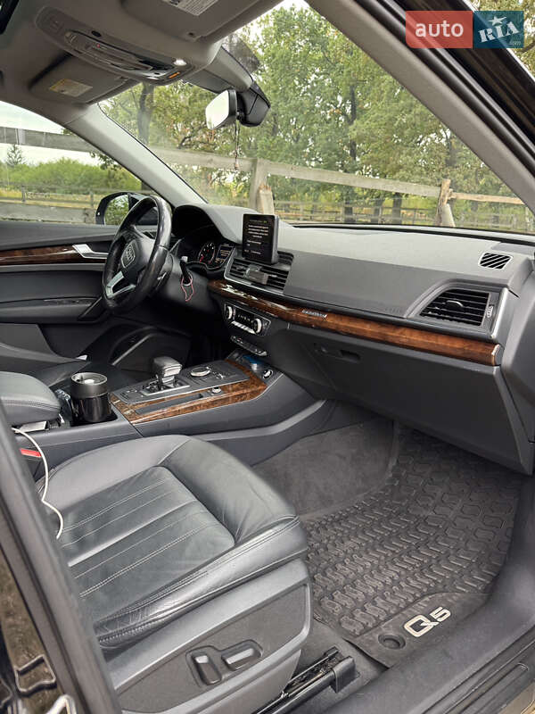 Позашляховик / Кросовер Audi Q5 2017 в Києві