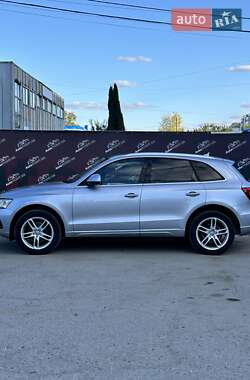 Внедорожник / Кроссовер Audi Q5 2016 в 