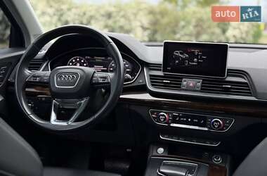 Позашляховик / Кросовер Audi Q5 2019 в 