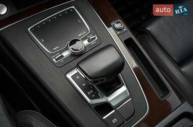 Позашляховик / Кросовер Audi Q5 2019 в 