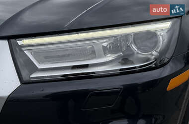 Позашляховик / Кросовер Audi Q5 2017 в 