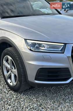 Позашляховик / Кросовер Audi Q5 2017 в 