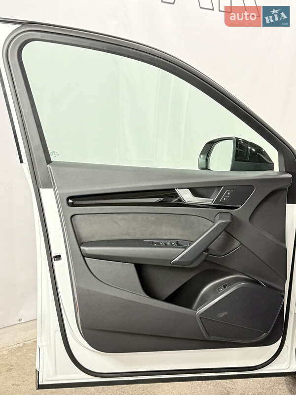 Внедорожник / Кроссовер Audi Q5 2021 в Одессе
