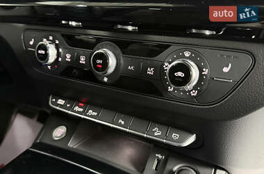 Внедорожник / Кроссовер Audi Q5 2021 в 