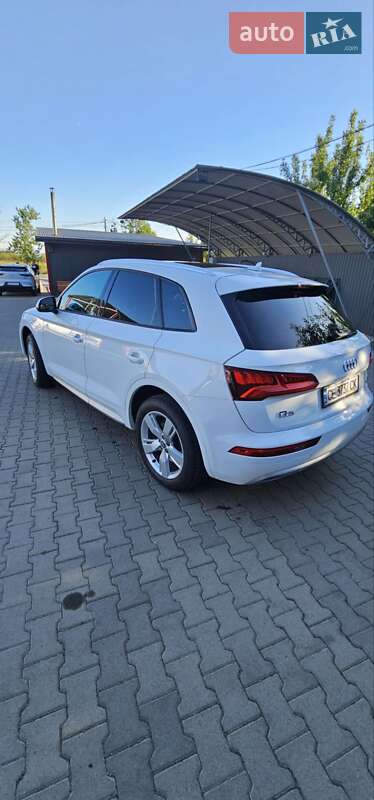 Внедорожник / Кроссовер Audi Q5 2017 в Черновцах