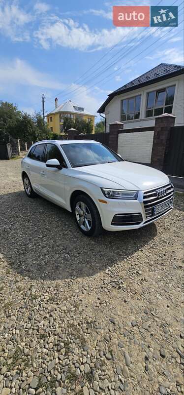 Внедорожник / Кроссовер Audi Q5 2017 в Черновцах