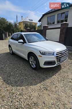 Внедорожник / Кроссовер Audi Q5 2017 в 