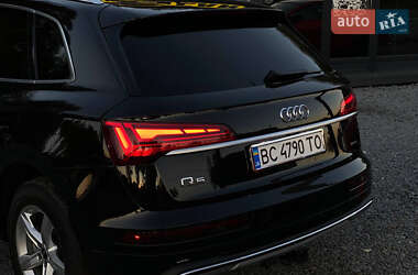 Внедорожник / Кроссовер Audi Q5 2021 в 